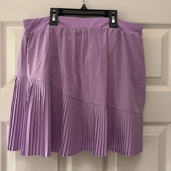 SPANX Yes, Pleats! Skort - Picture 3 of 6